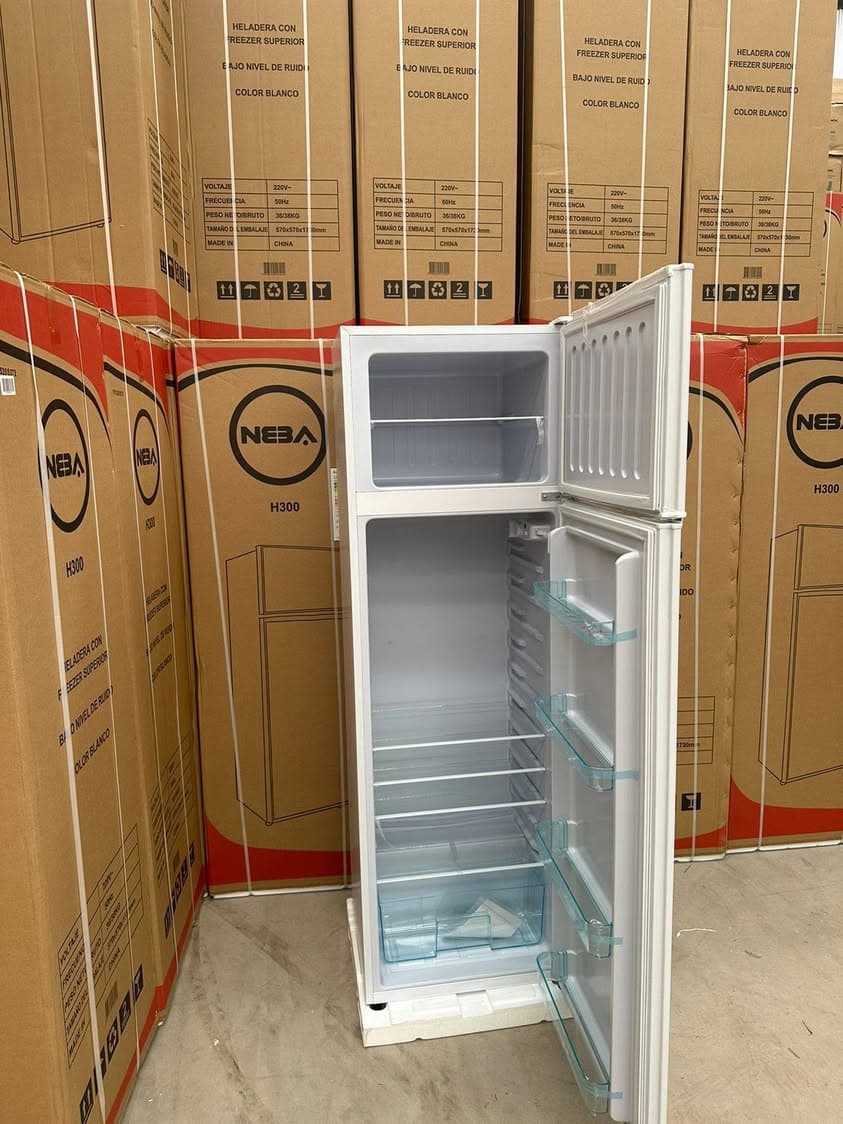 Heladera con Freezer Superior NEBA H300 Blanca